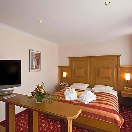 فندق Germanenhof 3*
